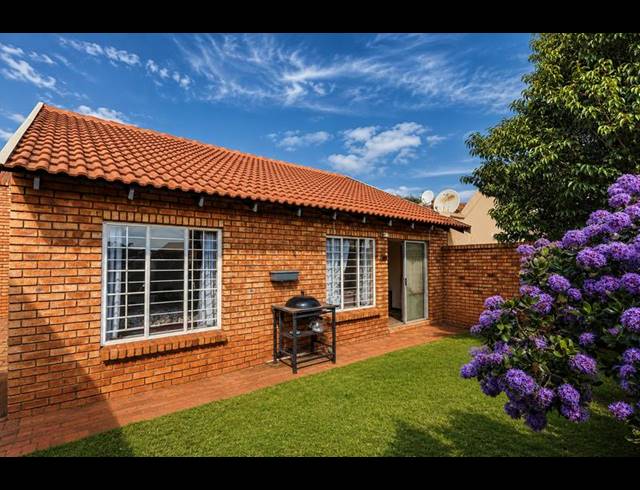 2 BEDROOM TOWNHOUSE FOR SALE IN ELARDUSPARK